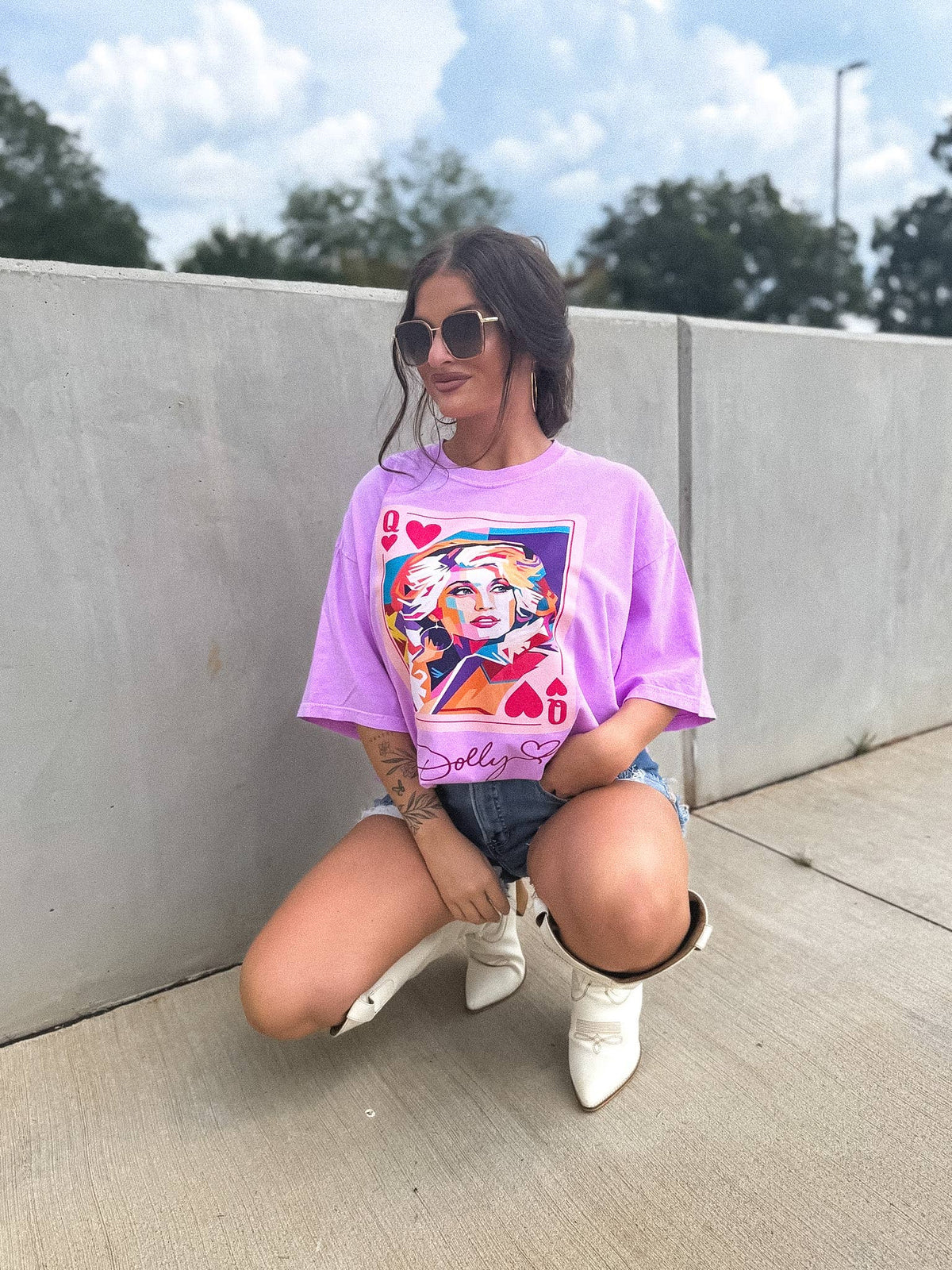 Queen Dolly Graphic Tee